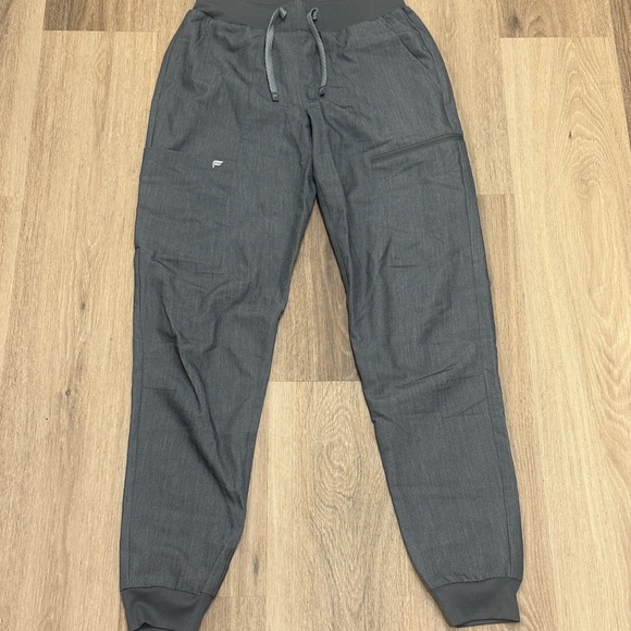 Fabletics size XS Men's Gray Jogger Pants - Picture 1 of 4